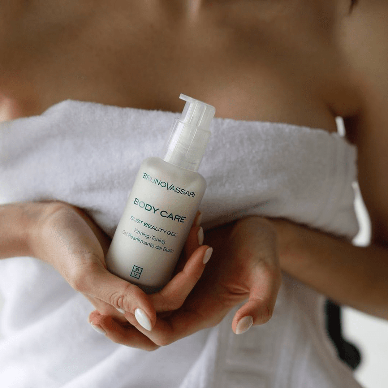 Bust Beauty Gel — Gel rassodante seno — dettaglio